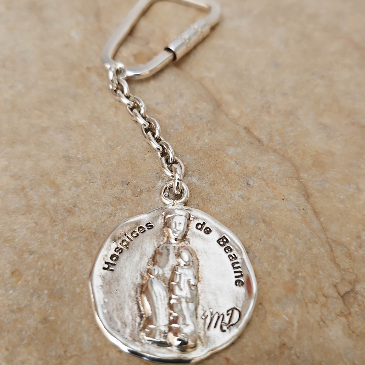 Bijou Porte clés de la Vierge en bois des Hospices de Beaune-Argent, porte-clés argent  argent