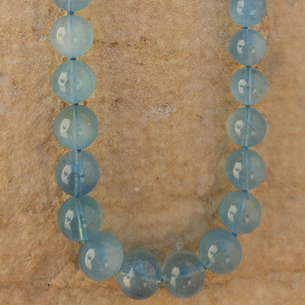 Collier en aigue-marine de couleur vive