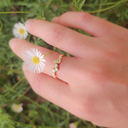 Bague en or jaune 18k serties de diamants - serti perlé