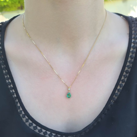 Bijou Pendentif Emeraude et Diamant sur chaîne or jaune 18k, pendentifs sur chaîne or 18 k diamant, emeraude blanc, vert