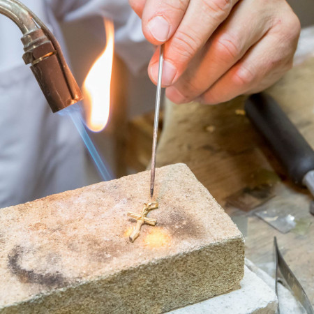 Bijou Croix Cep de vigne-Or 18k, pendentifs or 18 k  or jaune